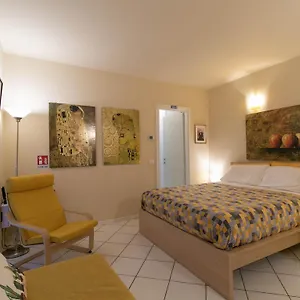 https://casa-lisander.it-lombardy.com